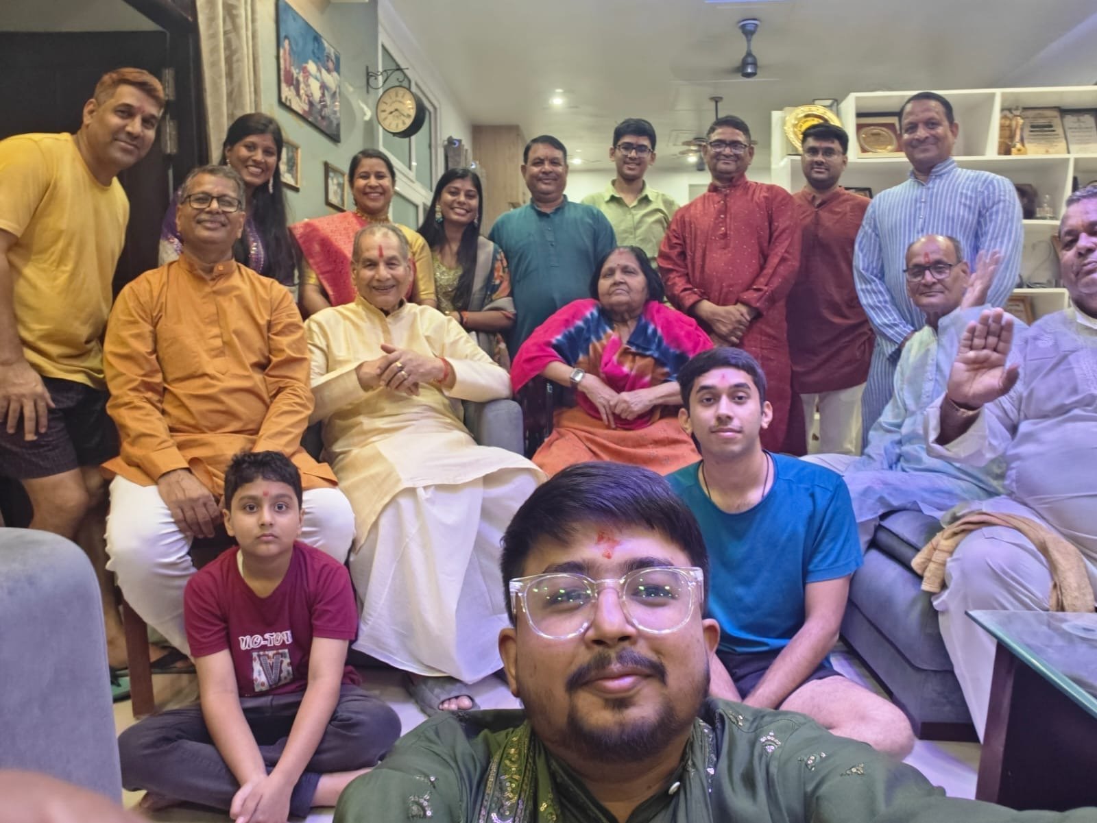 जब तक परिवार से जुड़े रहता है