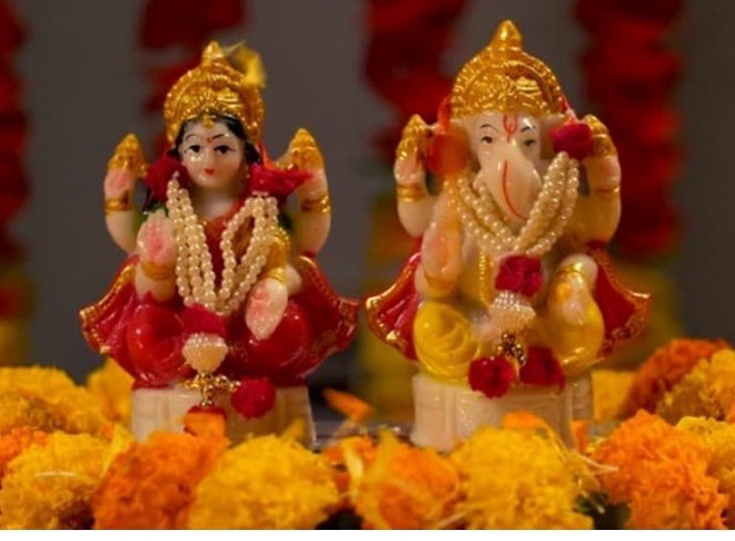 श्री गणेश जी व माता लक्ष्मी की पूजा एक साथ क्यों होती है
